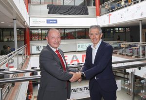 Alberto Sols, director de la Escuela STEAM, y José Julián Echevarría, director general de Sener Aeroespacial y Defensa.