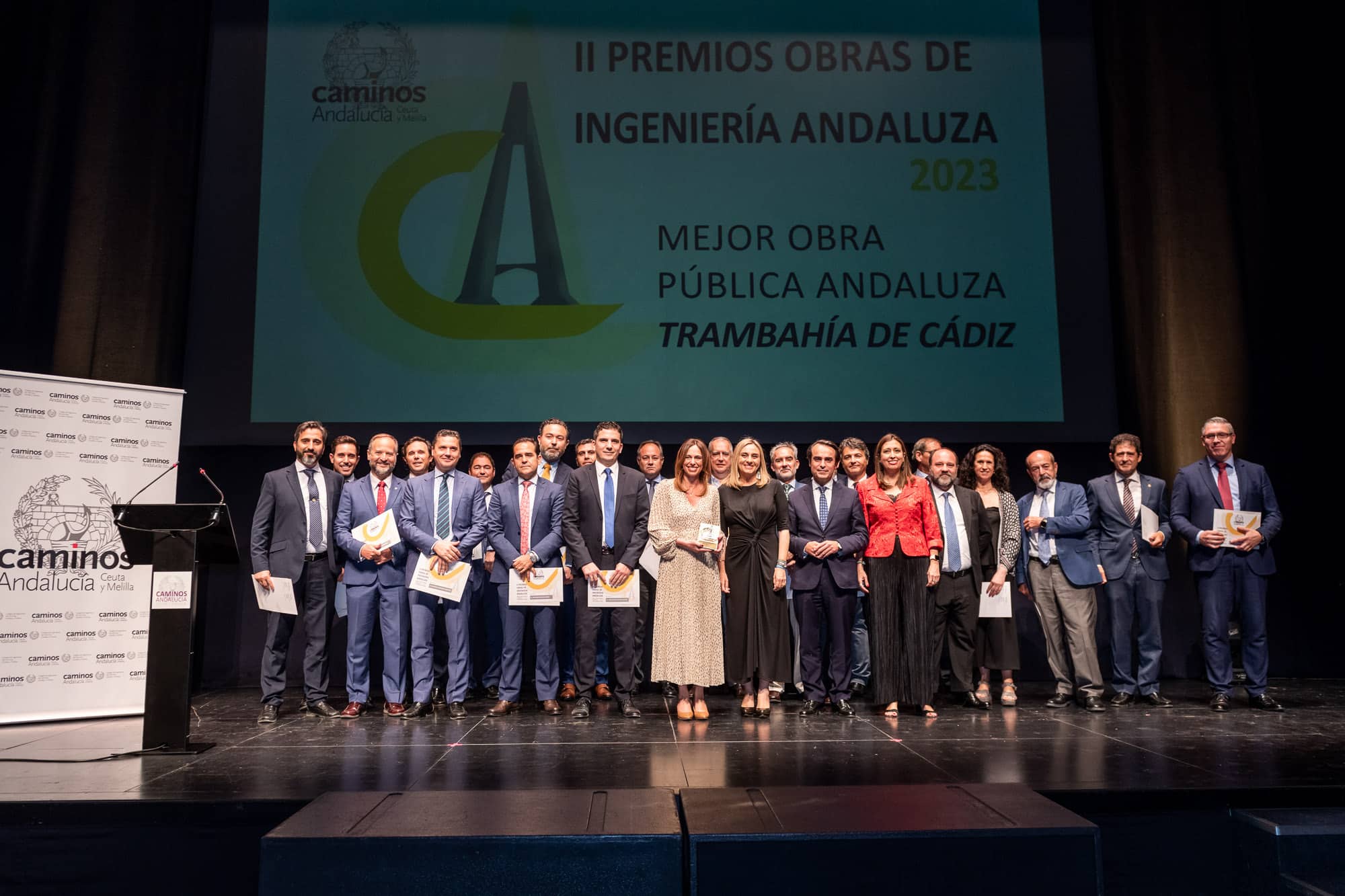 Entrega del Premio a Mejor Obra Pública Andaluza, a la derecha, Miguel Ángel Fernández, de Sener