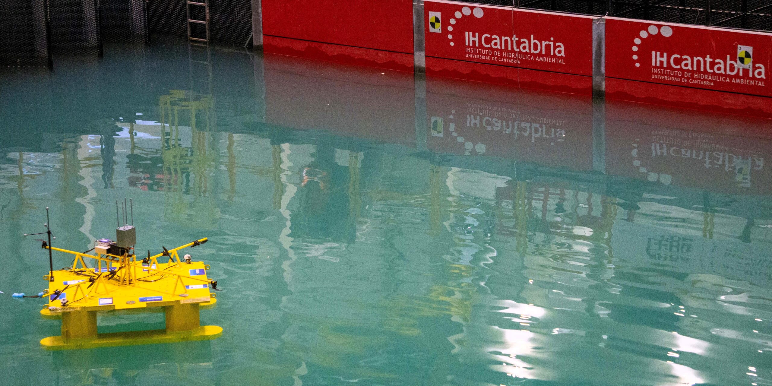 Iniciadas las pruebas en tanque oceánico del primer diseño de subestación flotante cero emisiones para un parque eólico marino