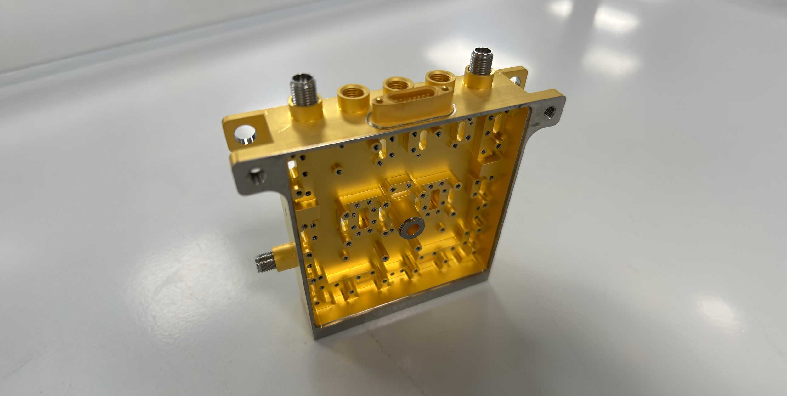 FLEX CONVERTERS: convertidores de frecuencia flexibles para satélites VHTS