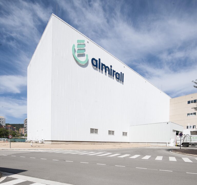 Planta de Almirall en Sant Andreu de la Barca, Barcelona.